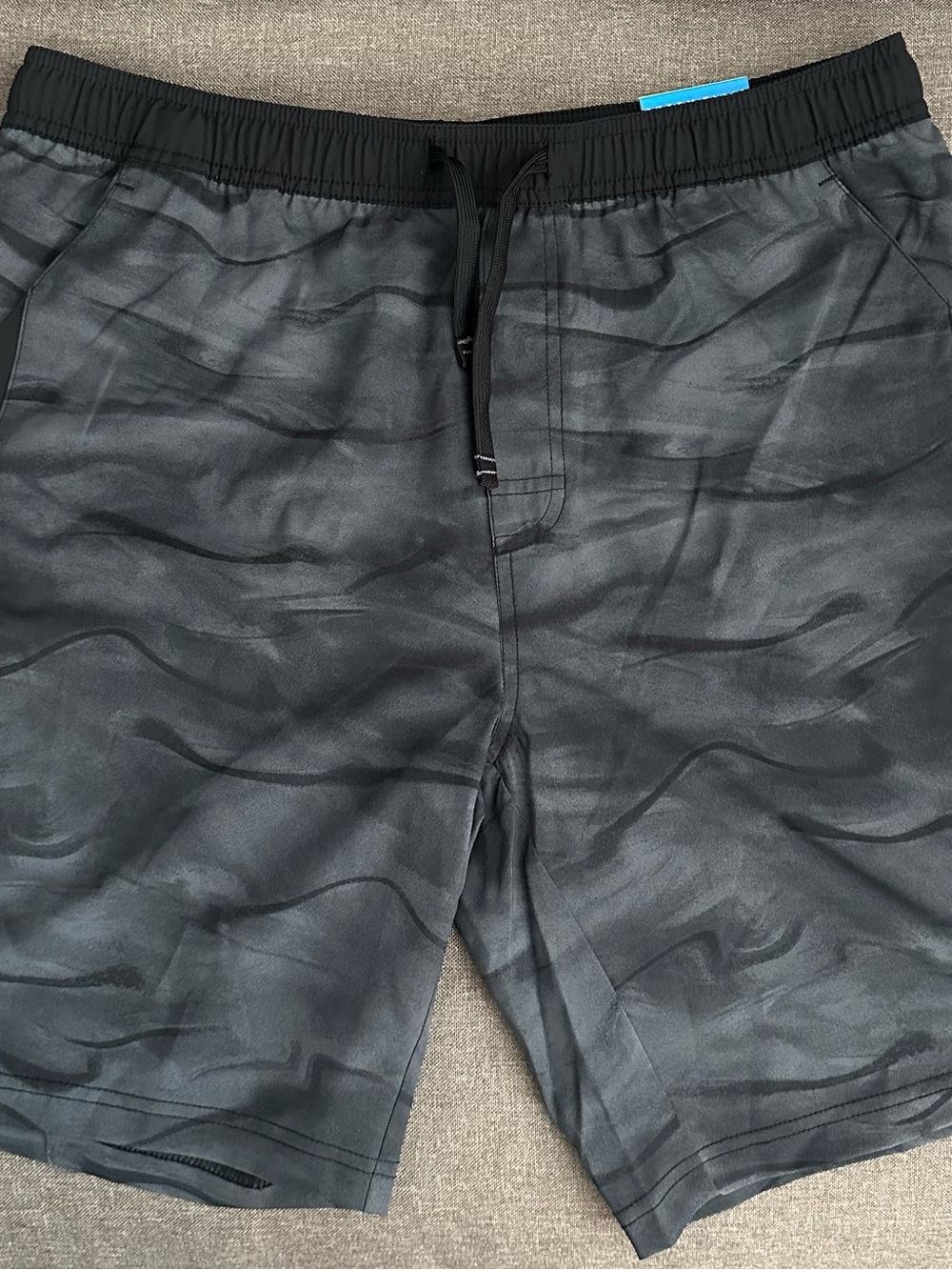 Men’s Perry Ellis Black Charcoal Wave Print Swim Shorts size M
